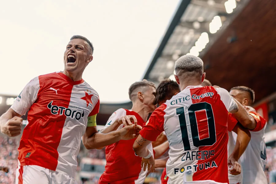 Fotbalový zážitek s výhledem na hvězdy: Slavia Praha